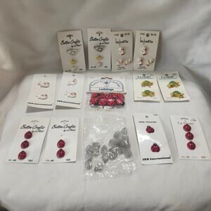 62 Buttons Beads Lady Bugs Chicken Rabbiy Leaves Turtle Ducklings B10j